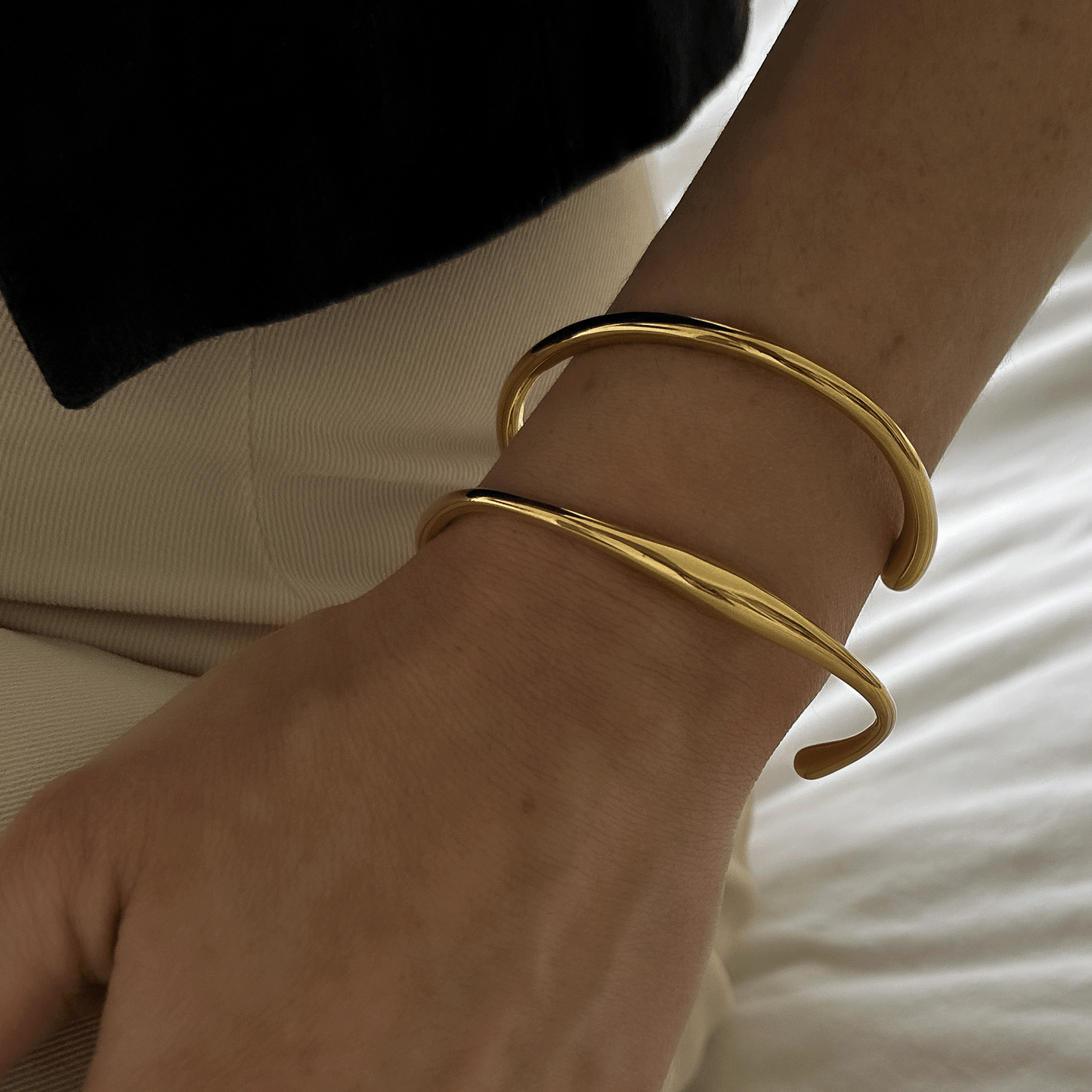 CLASSIC IRREGULAR CUFF GOLD