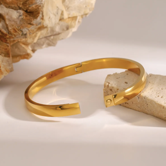 plain clasp bangle bracelet gold
