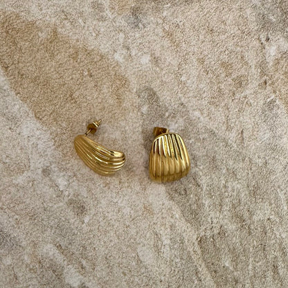 AVA VINTAGE STATEMENT STUDS GOLD