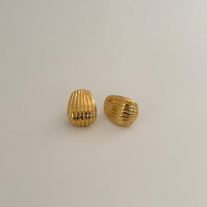 AVA VINTAGE STATEMENT STUDS GOLD
