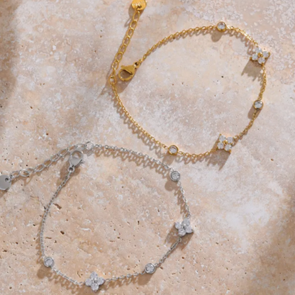 SOPHIA DAINTY BRACELET GOLD