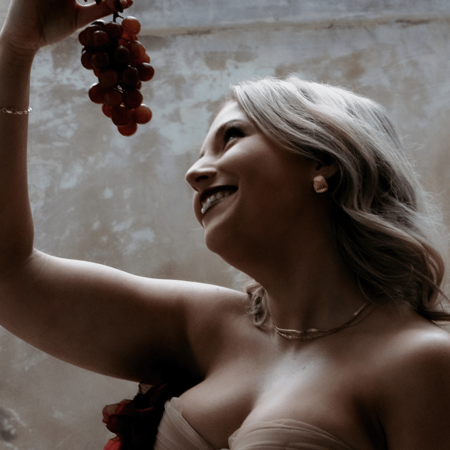 AVA VINTAGE STATEMENT STUDS GOLD