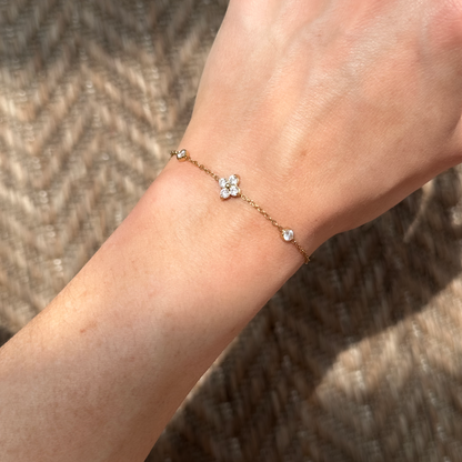 SOPHIA DAINTY BRACELET GOLD